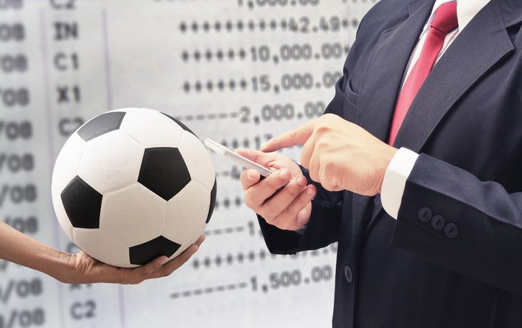 Taruhan Bola: Mengapa Tetap Digemari Hingga Kini?